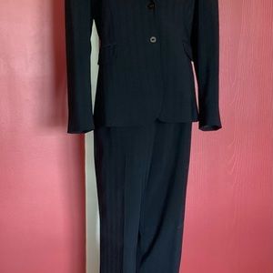 TAHARI Arthur S.Levine Pants suite, size 10, 100% polyester